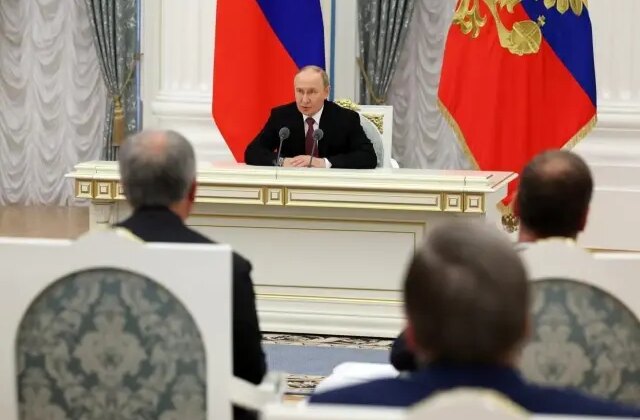 Trump zirvesi sonrası kurmaylarıyla bir araya gelen Putin’den kritik mesaj