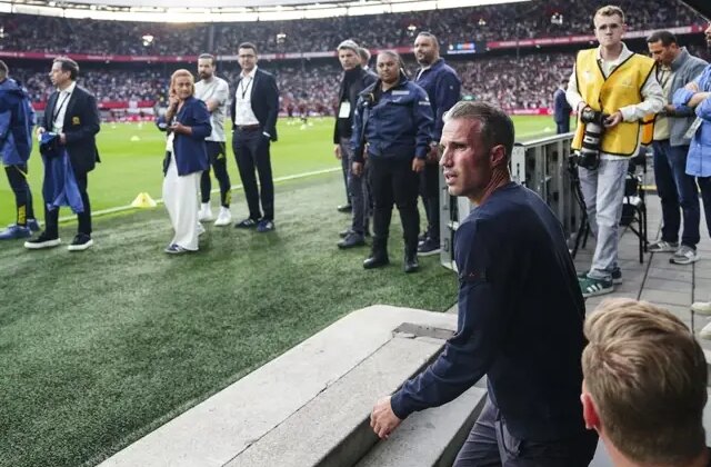 Robin van Persie, Fenerbahçe karşısında bir ilki yaşadı