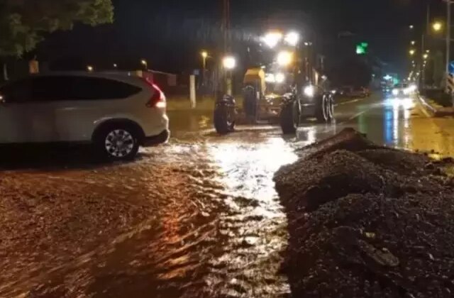 Sağanak yağış Konya’yı vurdu! Köprü çöktü, evleri su bastı