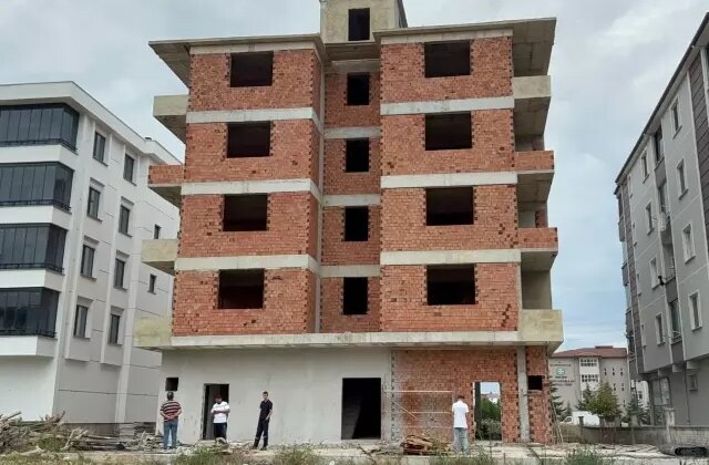 15 yaşındaki kayıp kız çocuğu inşaatın önünde ölü bulundu