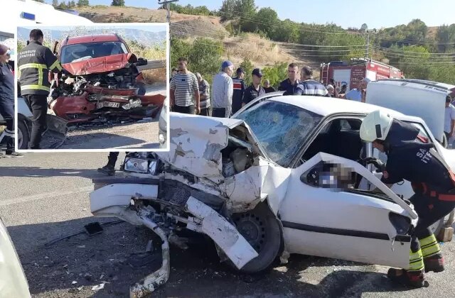 Samsun’da iki araç kafa kafaya çarpıştı: 1 ölü, 13 yaralı