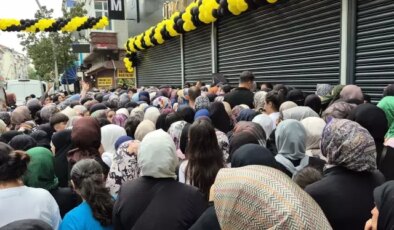 Mağaza açılışında ‘indirim’ izdihamı: Kepenkler yumruklandı, vatandaşlar ezilme tehlikesi geçirdi