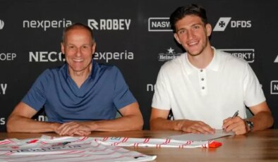 Süper Lig devleriyle anılıyordu! Ahmetcan Kaplan yeni takımına imza attı