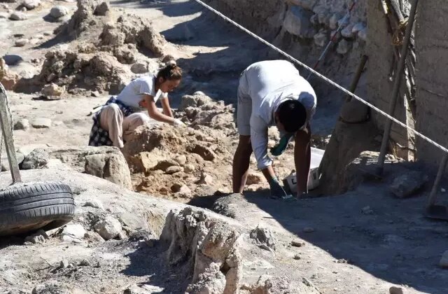 Tarihin akışı değiştirecek keşif! İzmir’deki kazıda bulundu, Göbeklitepe ile bağlantılı