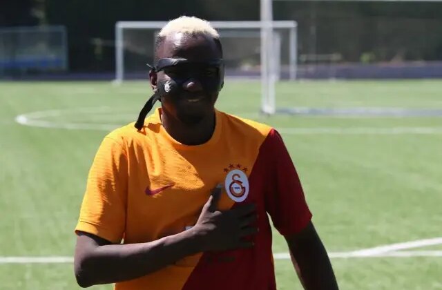 Tıpatıp ikizi gibi! Osimhen’i Eskişehir’de gören şaşırıyor