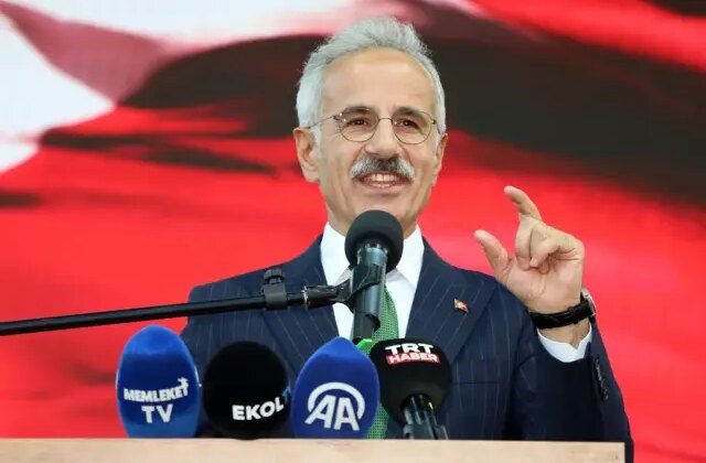 Türk Telekom ile imzalar atıldı! Sabit hizmetler imtiyazı 2050’ye kadar uzatıldı