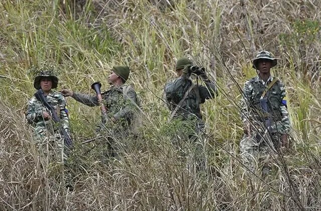 Venezuela, Kolombiya sınırına 15 bin güvenlik gücü yerleştirecek