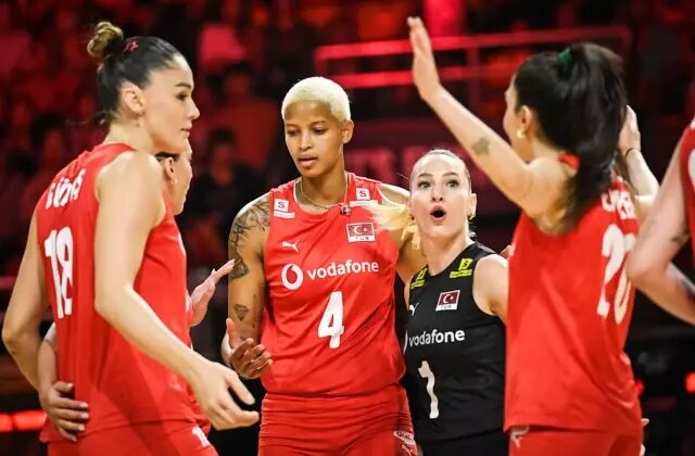 Yine aynı tarife! Kanada’yı da mağlup eden Filenin Sultanları grubunu lider tamamladı