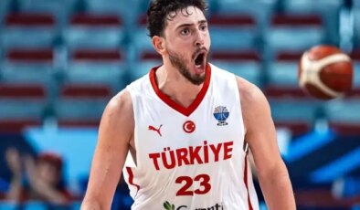 12 Dev Adam, Polonya’yı farklı geçerek yarı finale yükseldi
