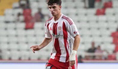 16 Yaşındaki Hasan Yakub İlçin, Süper Lig’e damga vurdu