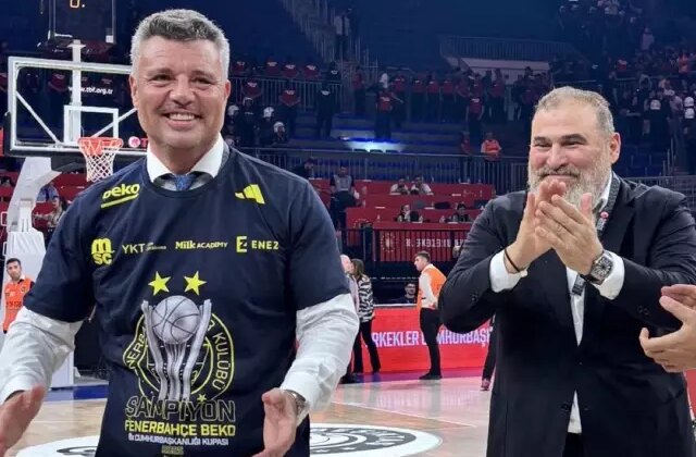 3 günde ilk kupasını kazanan Sadettin Saran, eski başkan Ali Koç’u unutmadı
