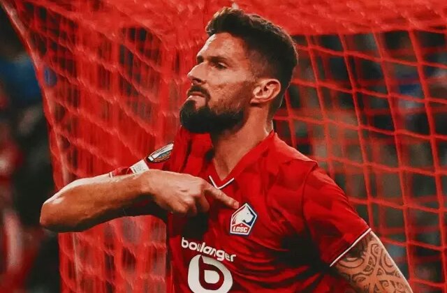 38’lik delikanlı Giroud, oyuna girdi ve maçın kaderini değiştirdi