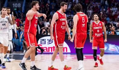 Yunanistan’ı sahadan sildik! 12 Dev Adam, EuroBasket’te finale yükseldi