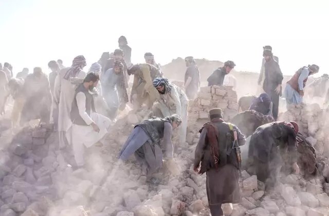 Afganistan’daki depremde ölü sayısı 1400’ü geçti