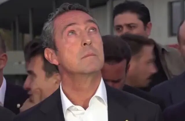 Ali Koç konuşurken ezan başladı, sonrasında söylediği şey olay