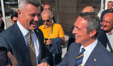 Ali Koç ve Sadettin Saran selamlaştı: Ne oldu parmağına?
