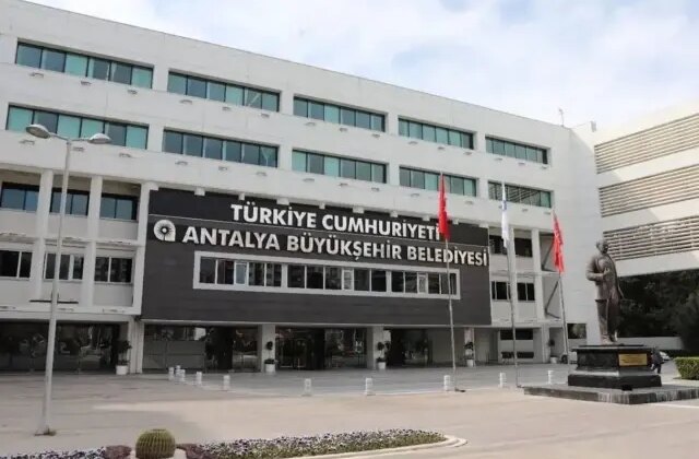 Antalya Büyükşehir Belediyesi’nde rüşvet soruşturması! 5 kişi tutuklandı