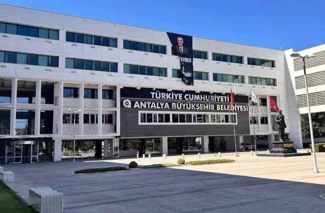 Antalya Büyükşehir Belediyesi’ne yönelik 6’ncı dalga ‘rüşvet’ operasyonu