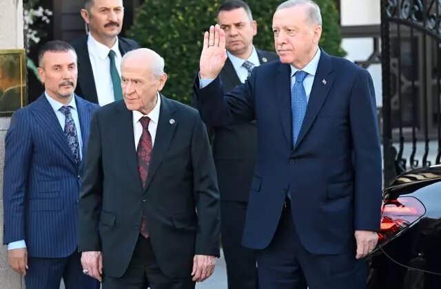 Bahçeli: Ahmet Türk göreve iade edilmeli, Ahmet Özer tahliye edilmeli