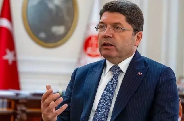 Bakan Tunç’tan CHP’nin İstanbul kongresinin iptaline ilk yorum: İhtiyati tedbir niteliğinde