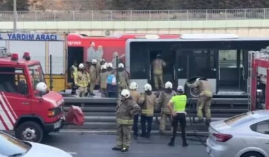 Bayrampaşa’da metrobüste yangın çıktı
