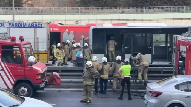 Bayrampaşa’da metrobüste yangın çıktı