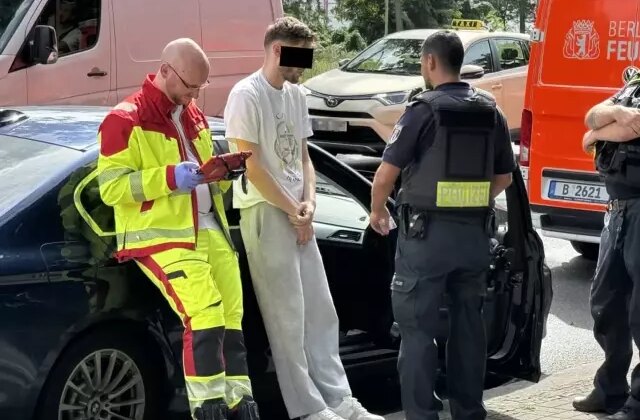 Berlin’de bir araç kalabalık çocuk grubunun arasına daldı, yaralılar var