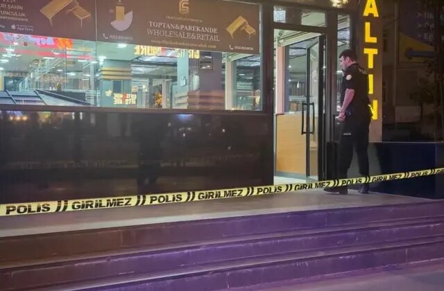 Beylikdüzü’nde kuyumcuya kurşun yağdırdılar
