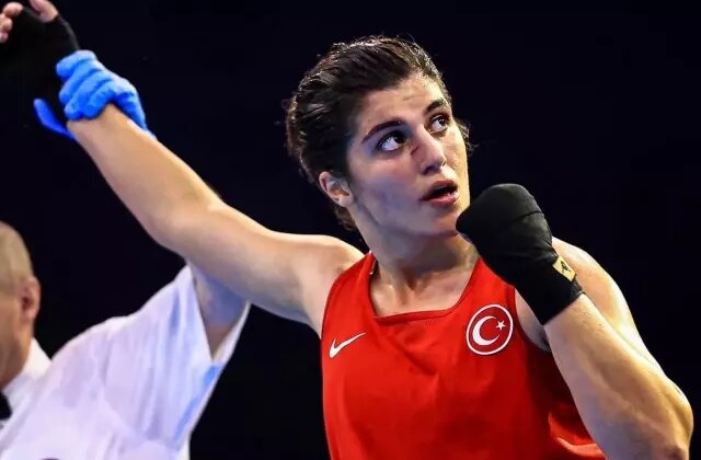 Busenaz Sürmeneli, Dünya Boks Şampiyonası’nda çeyrek finale çıktı