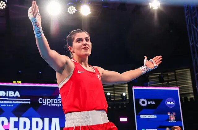 Busenaz Sürmeneli ve Elif Güneri’den erken veda