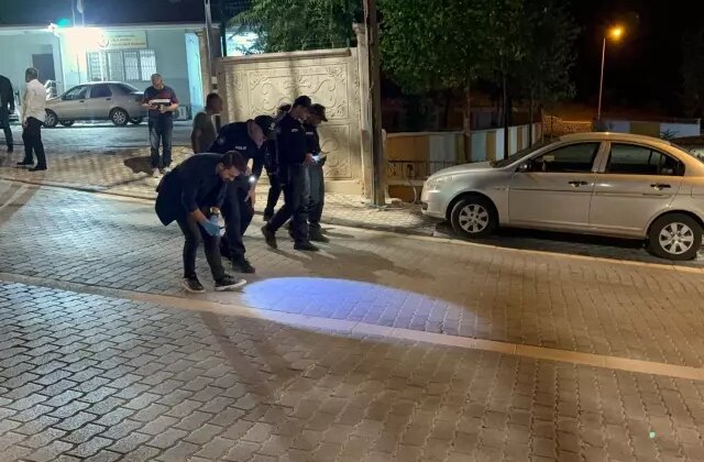 Caddede yürürken yorgun mermi ile sırtından vuruldu