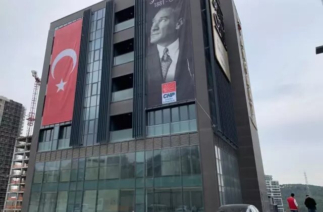 Mahkeme “durulsun” dedi, CHP İstanbul Kongresi başladı