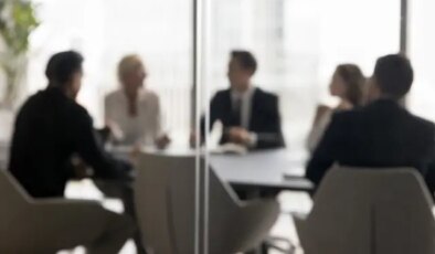 Dev banka binlerce çalışanını işten çıkarıyor
