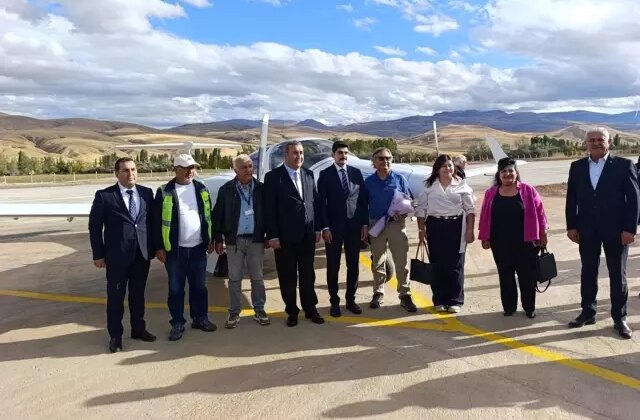 Divriği Havaalanı’na 84 yıl sonra ilk uçak indi