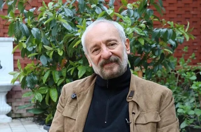 Ege Aydan’ın kameralardan uzak büyüttüğü kızı üniversiteden mezun oldu