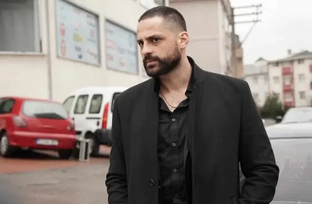 Ekin Mert Daymaz, genç sevgilisiyle banyoda aşkını ilan etti