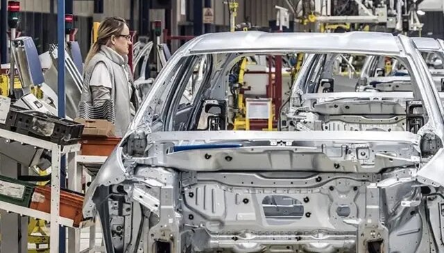 Elektrikli araç fiyaskosu! Otomotiv devi bin kişiyi işten çıkarıyor