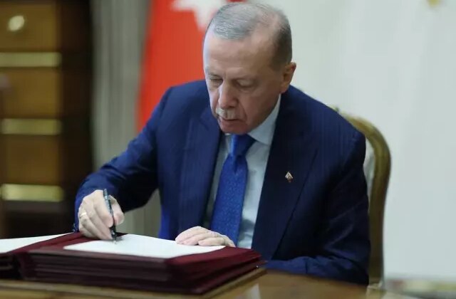 Erdoğan imzaladı, çok sayıda fakülte ve yüksek okul kapatıldı