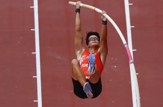 Ersu Şaşma, Dünya Atletizm Şampiyonası’nda finalde