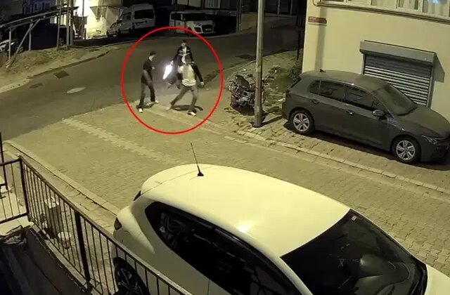 Esenyurt’ta 3 çocuğun silahlı şakası yürekleri ağza getirdi
