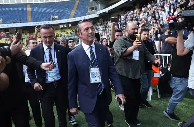 Fenerbahçe’de Ali Koç ve Yönetim Kurulu ibra edildi