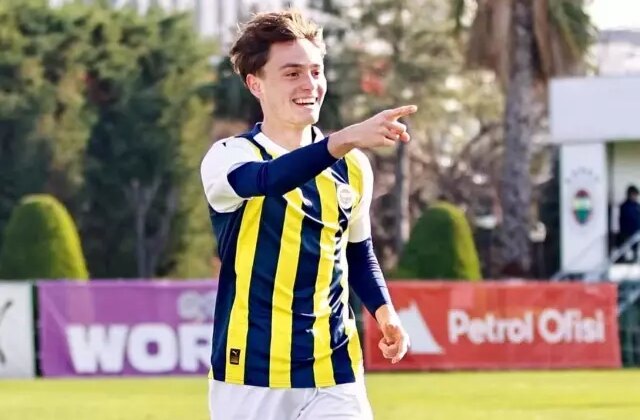 Fenerbahçe’de ayrılık! Emirhan Arkutcu 3 yıllık imzayı attı