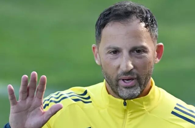 Fenerbahçe, Tedesco’ya imza attırıyor