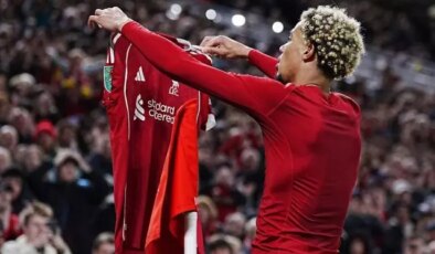 Formasını çıkarıp kırmızı görmüştü, Liverpool, Ekitike’ye cezayı kesti