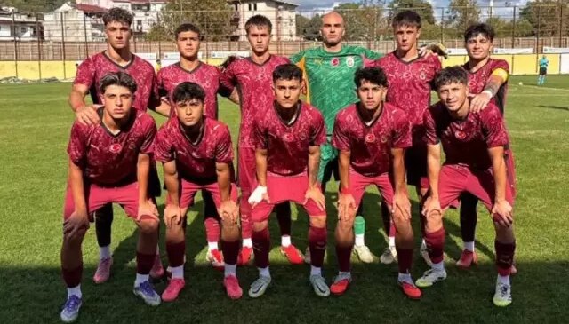 Galatasaray’ın gençleri Frankfurt’a direnemedi