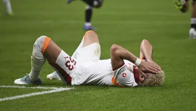 Galatasaray öne geçtiği maçta ağır yaralı