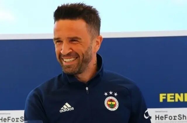 Gökhan Gönül Fenerbahçe’ye geri döndü