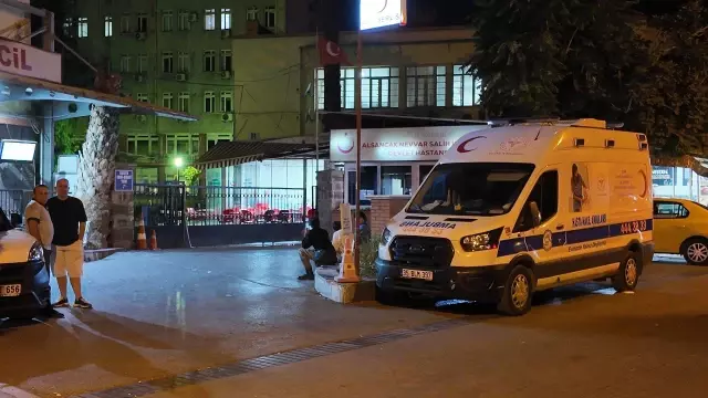İzmir’de bıçaklı-silahlı kavga: Ölü ve yaralılar var