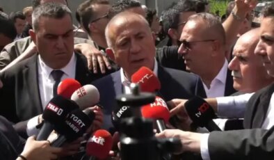 Gürsel Tekin “Bu bağıranlar CHP’li değil” dedi, partiden jet yanıt geldi