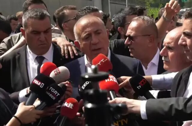 Gürsel Tekin “Bu bağıranlar CHP’li değil” dedi, partiden jet yanıt geldi